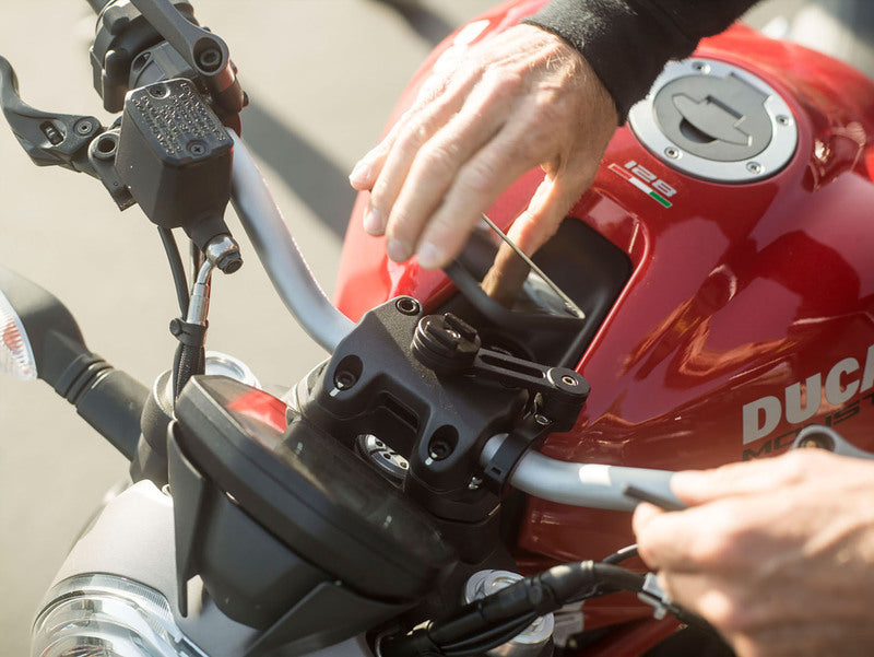 SP-CONNECT Moto Bundle fixed on Handlebar Samsung S10