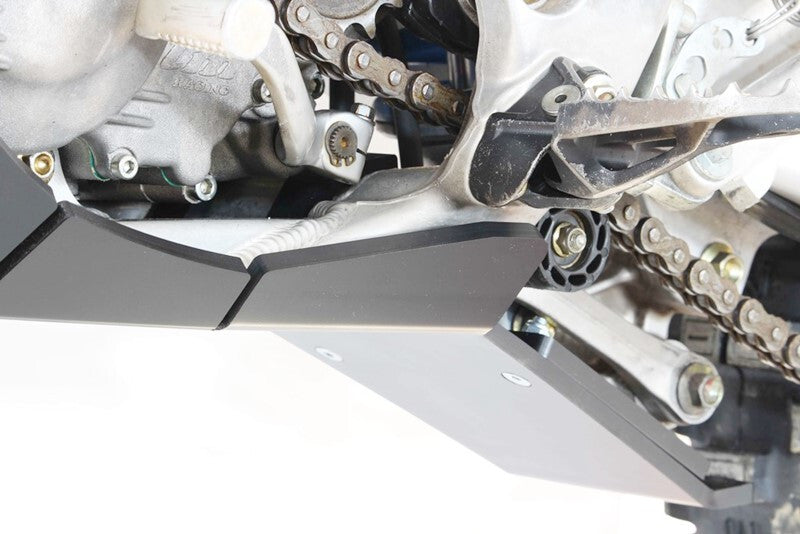 AXP Unterfahrschutz Schwarz - TM Racing