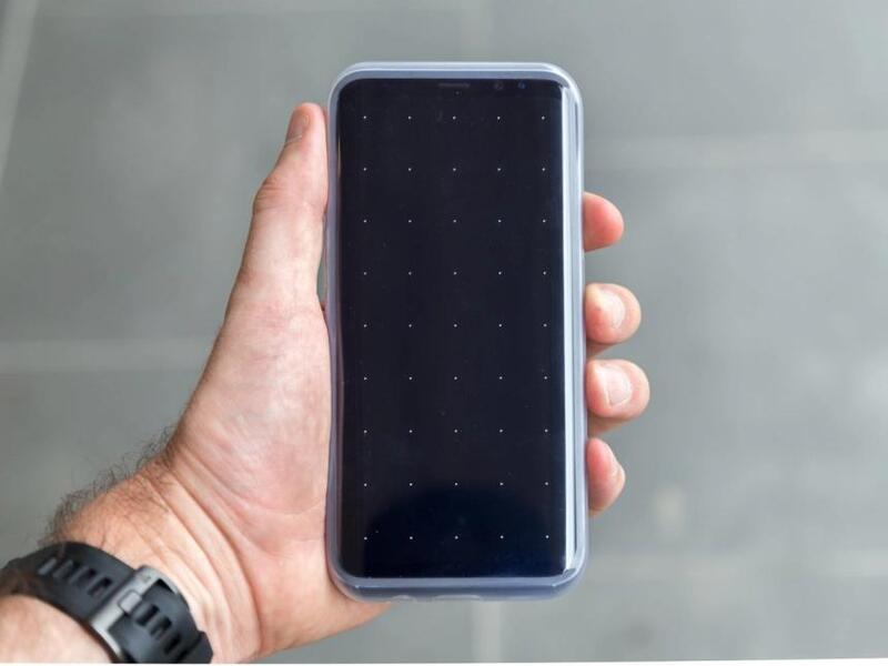 QUAD LOCK Poncho Wetterschutz Schutzhülle - Google Pixel 4A (5G)