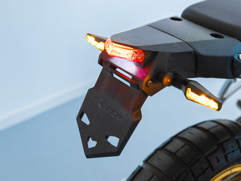 RACETECH Integra LED-Rücklicht mit integriertem Kennzeichenhalter - schwarz
