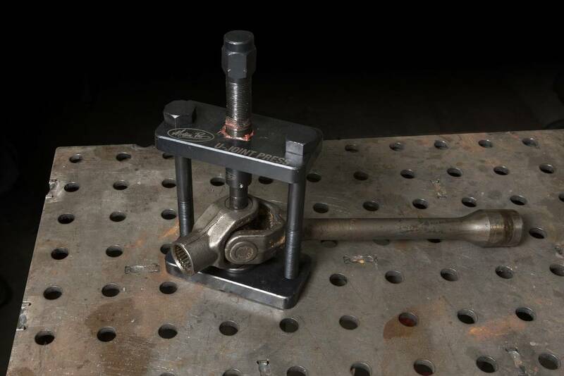 MOTION PRO Presse für Kardan-Kreuzgelenk