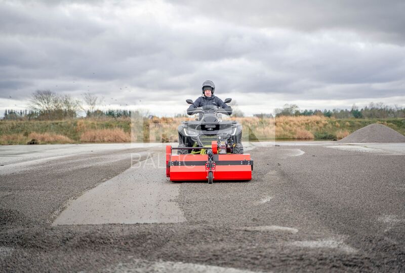 IRON BALTIC Kehrmaschine - 6,5 PS B&S